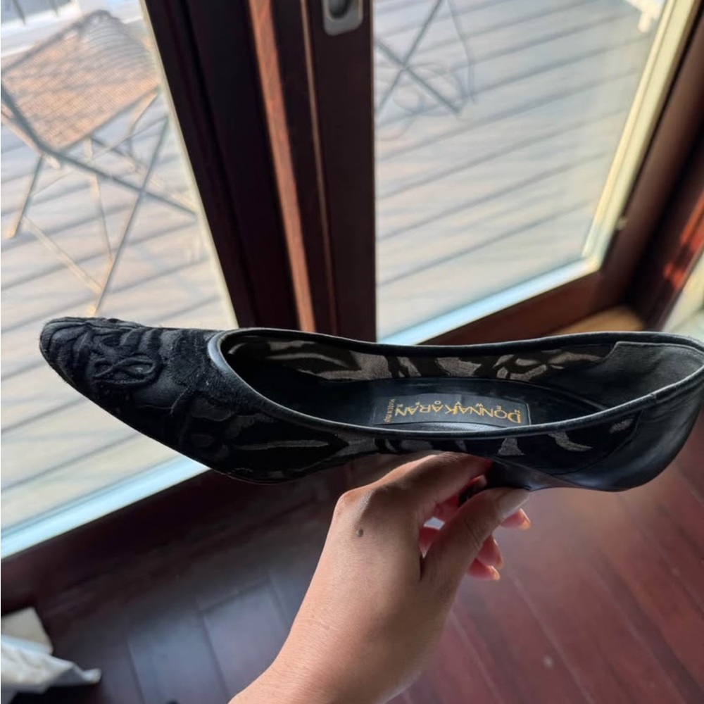Elegant Black Women's Heels - Picture 2 of 4